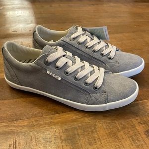 Taos STAR sneakers BRAND NEW women’s 8
